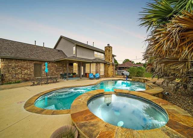 Property at 559 County Road 002, Hallettsville, TX 77964, 4 beds, 3.5 baths