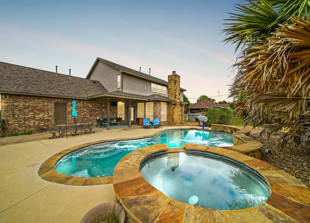 Property at 559 County Road 002, Hallettsville, TX 77964, 4 beds, 3.5 baths