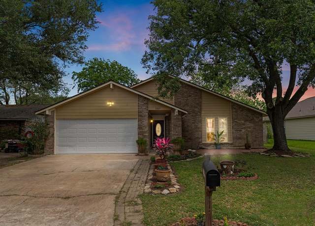 Property at 1307 Marlin Ct, Bay City, TX 77414, 4 beds, 3 baths
