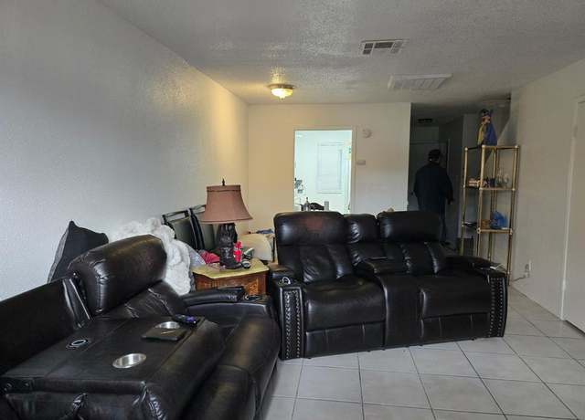 Property at 8405 Wilcrest Dr #2412, Houston, TX 77072, 2 beds, 1.5 baths