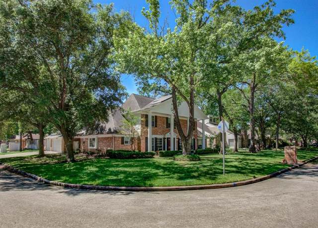 Property at 12103 Moorcreek Dr, Houston, TX 77070, 4 beds, 3 baths