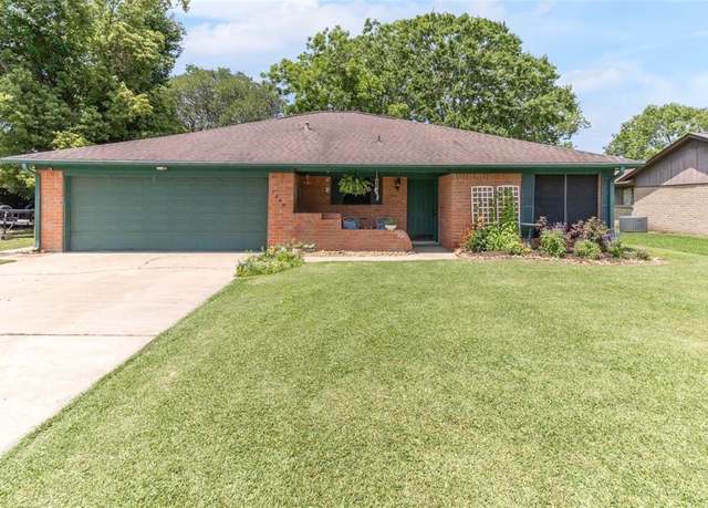Property at 1448 Camellia Dr, Sweeny, TX 77480, 3 beds, 2 baths