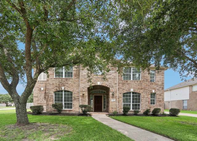 Property at 2520 Black Skimmer Ct, League City, TX 77573, 4 beds, 3.5 baths