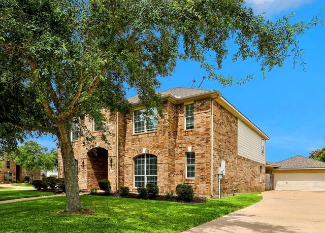 Property at 2520 Black Skimmer Ct, League City, TX 77573, 4 beds, 3.5 baths