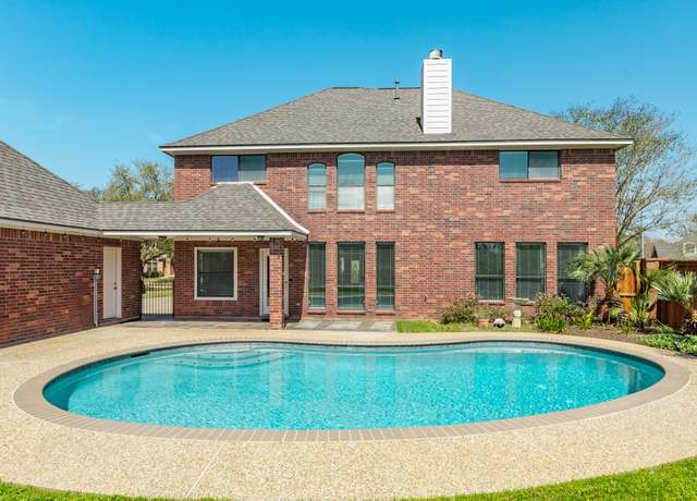 Property at 51 Scotch Pine Ct, Lake Jackson, TX 77566, 5 beds, 3.5 baths