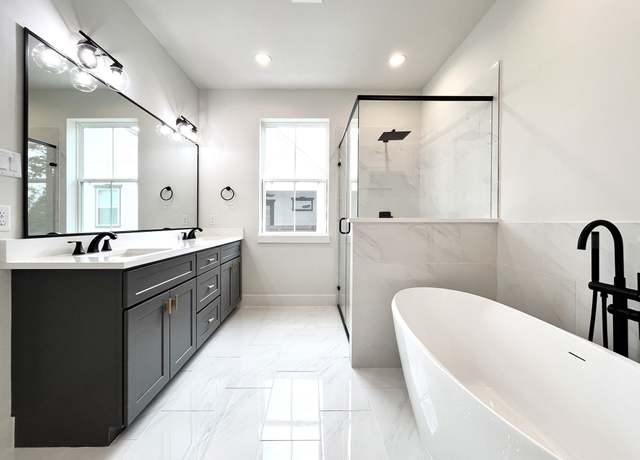 Property at 5438A Wheatley St, Houston, TX 77091, 3 beds, 3.5 baths