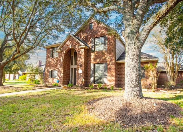 Property at 1210 Meadow Creek Dr, El Campo, TX 77437, 4 beds, 2.5 baths