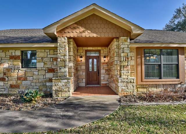 Property at 5885 Creamer Creek Rd, La Grange, TX 78945, 3 beds, 2 baths