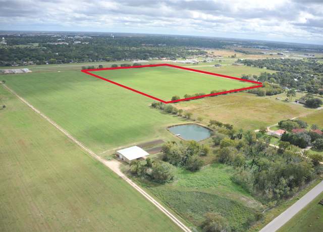 Property at 0 Nordeen St, El Campo, TX 77437