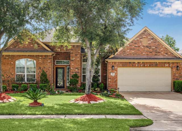 Property at 2401 Harbor Chase Dr, Pearland, TX 77584, 4 beds, 3 baths