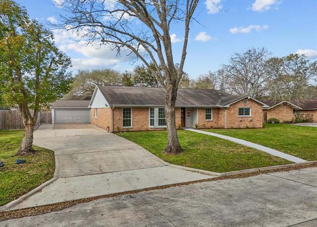 Property at 4907 Meadowlark St, Dickinson, TX 77539, 4 beds, 3 baths