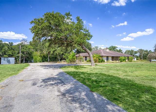 Property at 1945 E State Highway 159, Fayetteville, TX 78940, 3 beds, 2 baths