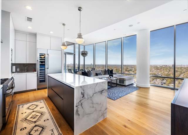 Property at 2727 Kirby Dr Unit 17D, Houston, TX 77098, 2 beds, 3 baths