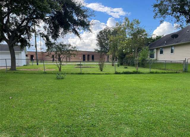 Property at 1871 Aspen Ln, Seabrook, TX 77586