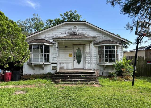 Property at 10138 Palestine St, Houston, TX 77029, 2 beds, 2 baths