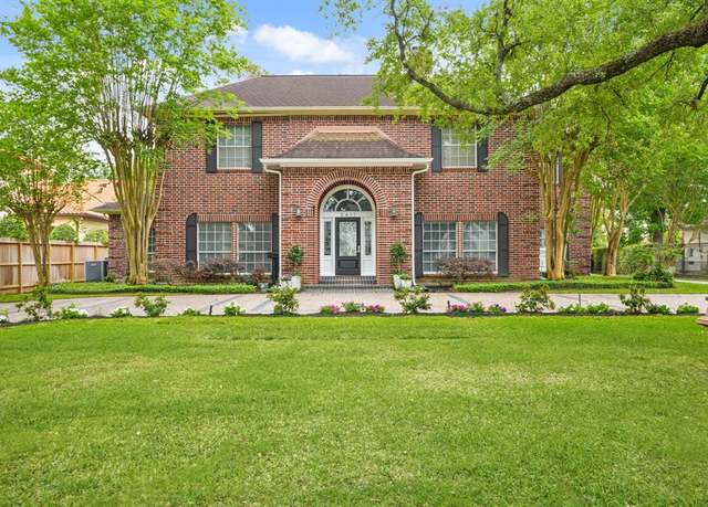 Property at 5411 Pine St, Bellaire, TX 77401, 5 beds, 4.5 baths