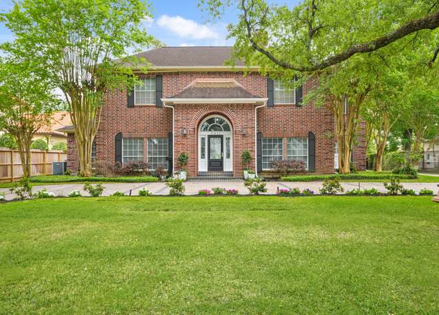 Property at 5411 Pine St, Bellaire, TX 77401, 5 beds, 4.5 baths