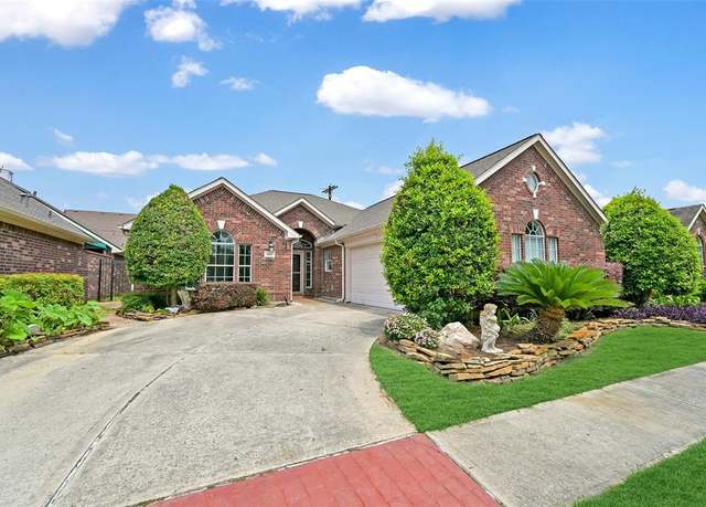Property at 408 Pine Creek Dr, Friendswood, TX 77546, 3 beds, 2 baths