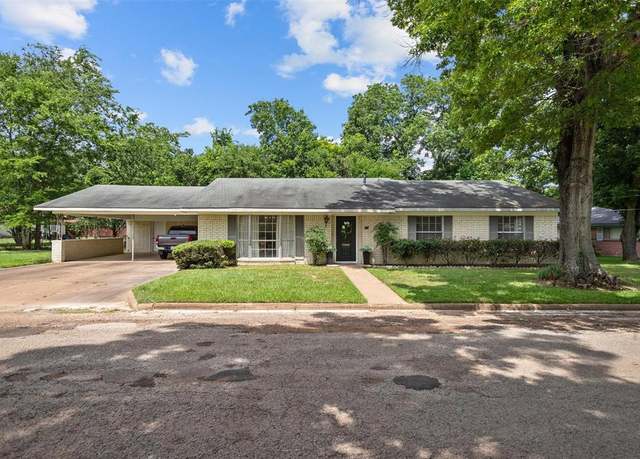 Property at 111 Ann St, Crockett, TX 75835, 3 beds, 2 baths