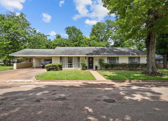 Property at 111 Ann St, Crockett, TX 75835, 3 beds, 2 baths