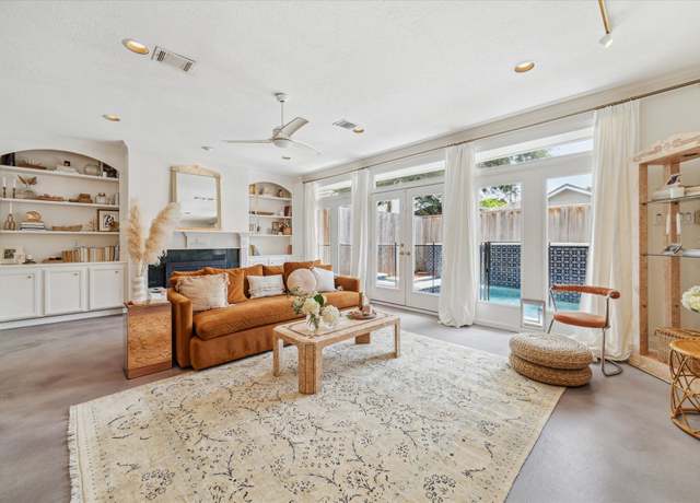 Property at 2111 Driscoll St, Houston, TX 77019, 3 beds, 3.5 baths