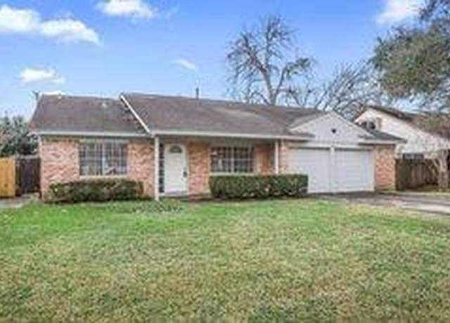 Property at 5228 E E Bayou Dr, Dickinson, TX 77539, 3 beds, 2 baths