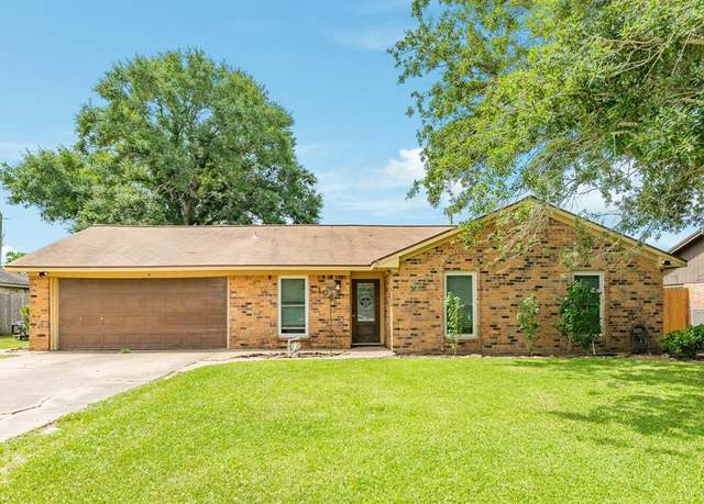 Property at 104 Meadowlark Ln, Angleton, TX 77515, 4 beds, 2.5 baths