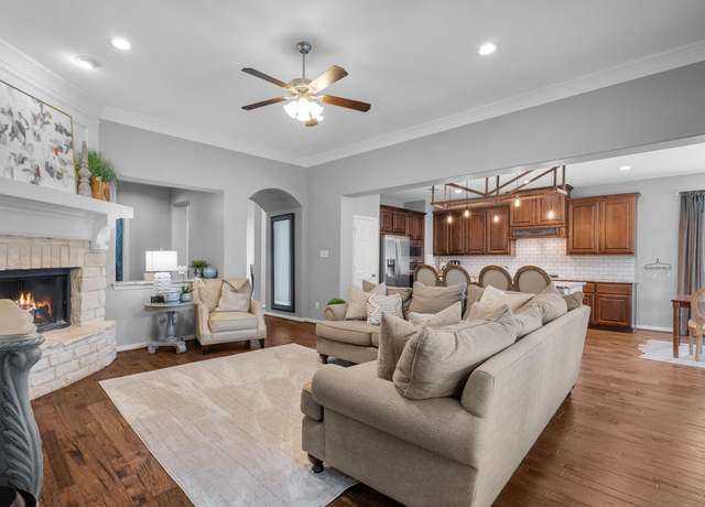 Property at 904 Cozy Hollow Ct, Friendswood, TX 77546, 5 beds, 4 baths