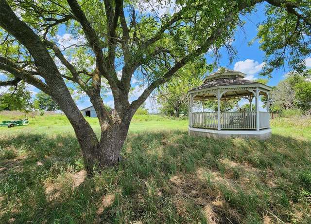 Property at 6055 Mockingbird Rd, Brenham, TX 77833