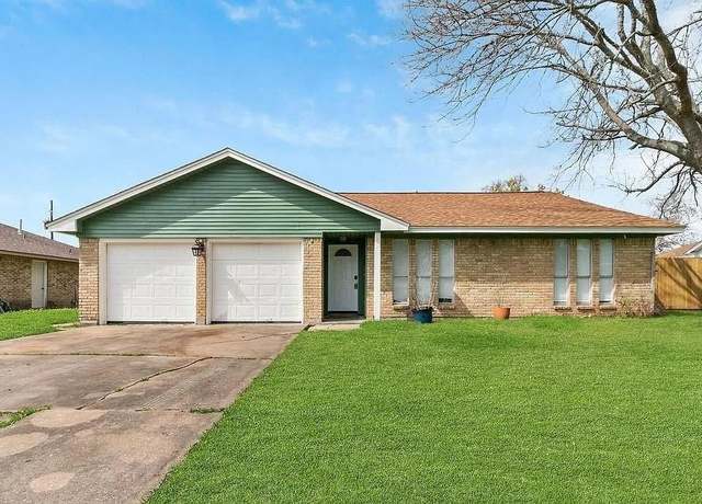 Property at 59 Blue Bell Ct, Lake Jackson, TX 77566, 3 beds, 2 baths