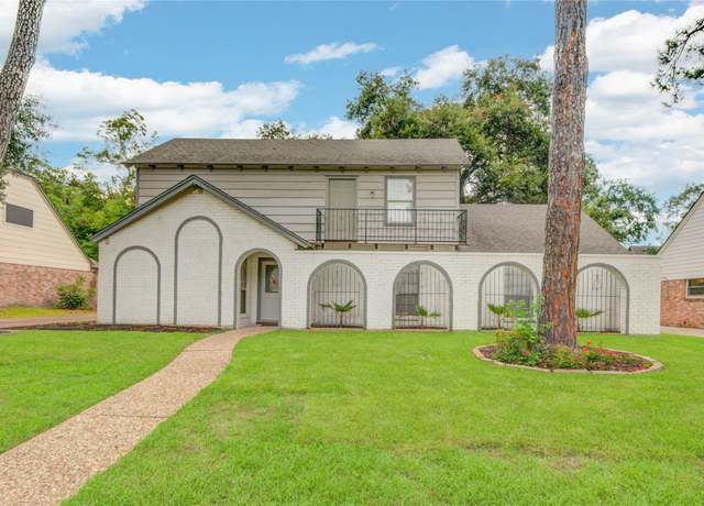 Property at 5330 Boyce Springs Dr, Houston, TX 77066, 4 beds, 2.5 baths