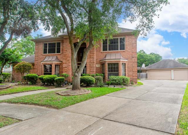 Property at 10 Dorothea Ln, Sugar Land, TX 77479, 4 beds, 3.5 baths