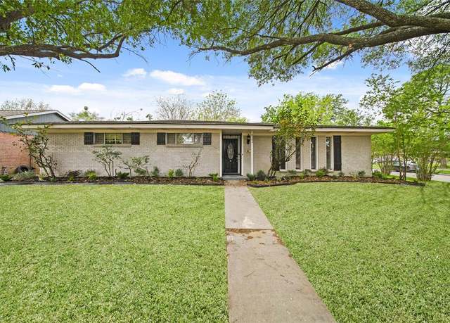 Property at 8302 Braeburn Valley Dr, Houston, TX 77074, 5 beds, 3 baths