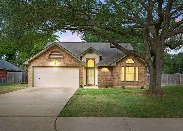 Property at 1408 Quail Holw, Sealy, TX 77474, 3 beds, 2 baths