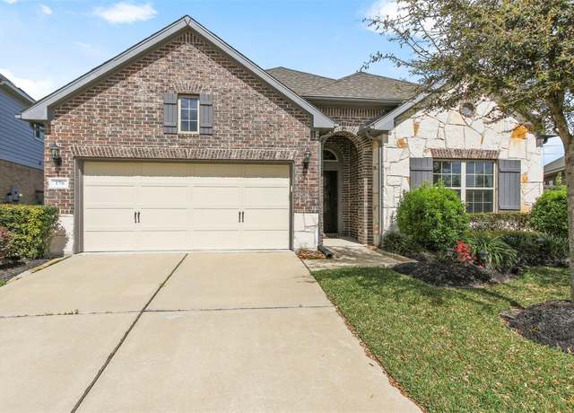 Property at 176 Castlegate Ln, Houston, TX 77065, 3 beds, 3.5 baths