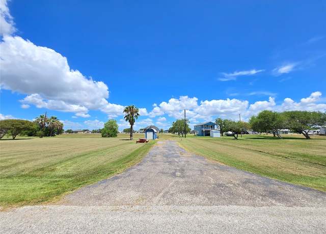 Property at 937 Bayview Dr, Palacios, TX 77465