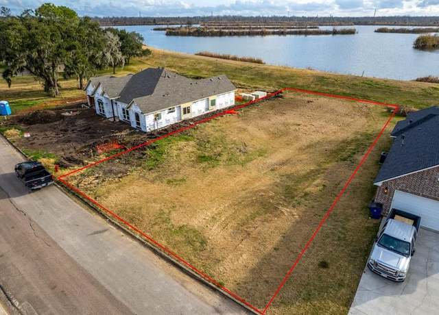 Property at 2134 Twin Lakes Blvd, West Columbia, TX 77486