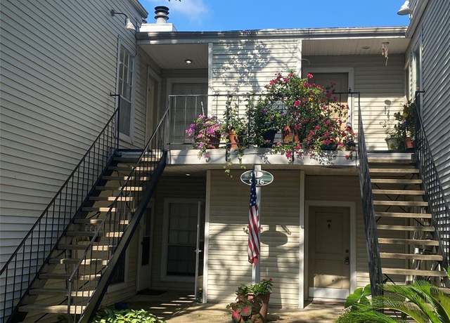 Property at 9809 Richmond Ave Unit J13, Houston, TX 77042, 2 beds, 2 baths