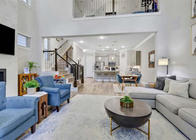 Property at 1002 Shepherd Oaks Dr, Houston, TX 77018, 3 beds, 2.5 baths