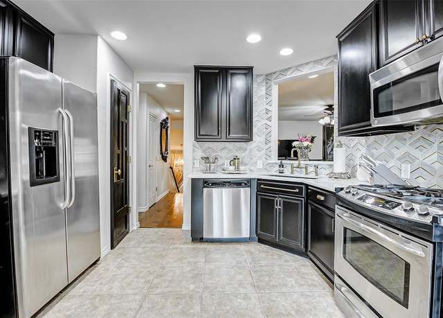 Property at 13600 Breton Ridge St Unit 25B, Houston, TX 77070, 3 beds, 2 baths