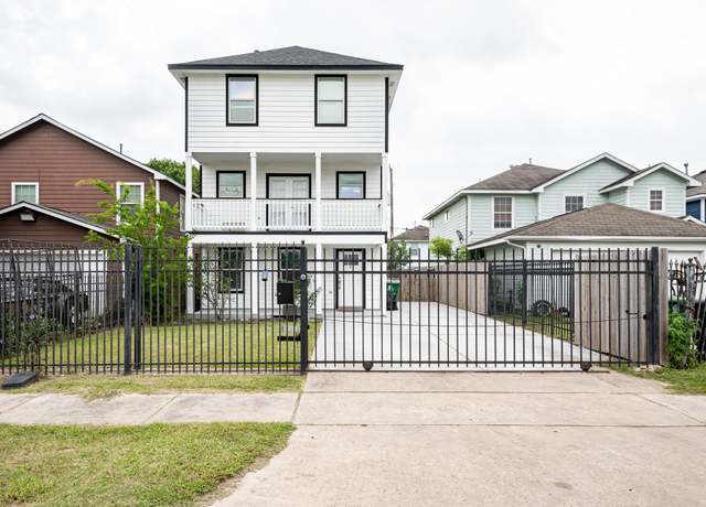 Property at 9026 Mcgallion Rd, Houston, TX 77022, 3 beds, 2.5 baths