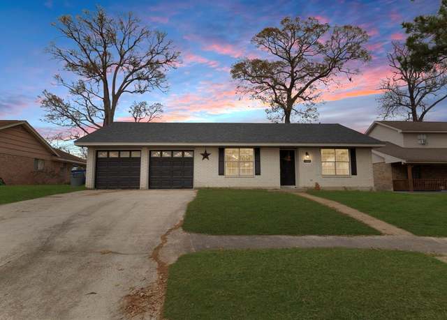 Property at 1404 Banbury Cir, Livingston, TX 77351, 3 beds, 2 baths