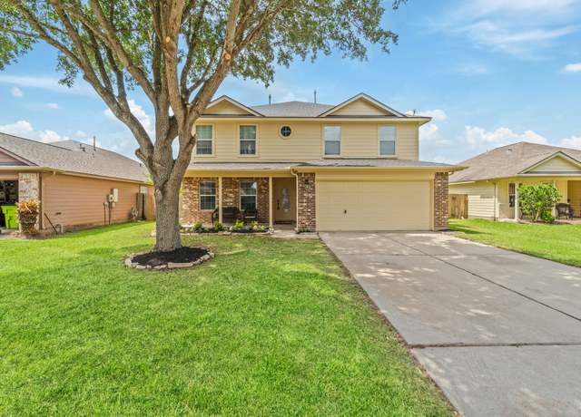Property at 1022 Vera Cruz Dr, Rosenberg, TX 77471, 6 beds, 3.5 baths