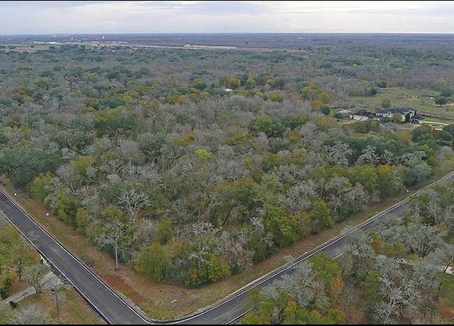 Property at 5011 Mariposa Cir, Fresno, TX 77545