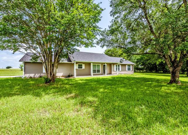 Property at 5024 State Highway 30, Huntsville, TX 77320, 3 beds, 2 baths