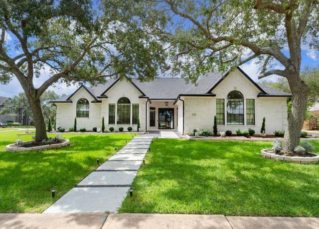 Property at 2006 Trail Vw, Friendswood, TX 77546, 4 beds, 3.5 baths