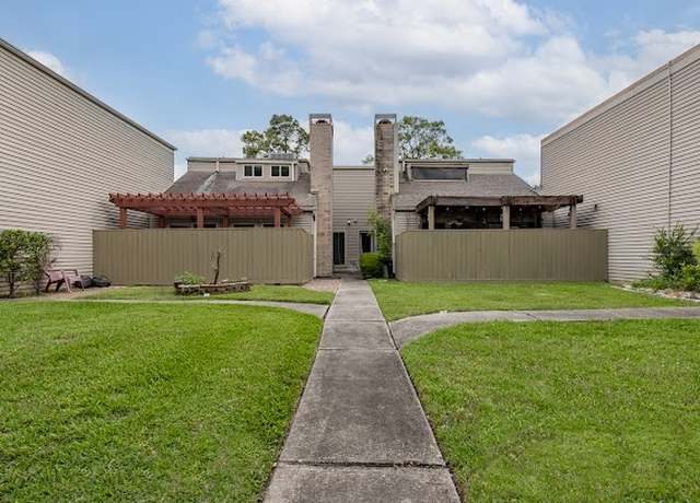 Property at 1365 Chardonnay Dr, Houston, TX 77077, 3 beds, 2.5 baths