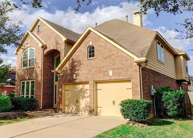 Property at 13607 Durango Pass Dr, Pearland, TX 77584, 4 beds, 3.5 baths