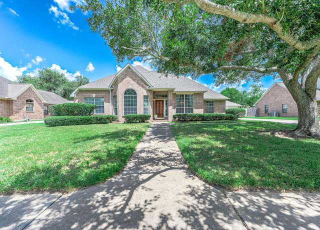 Property at 1990 Troon Dr, Alvin, TX 77511, 3 beds, 2 baths