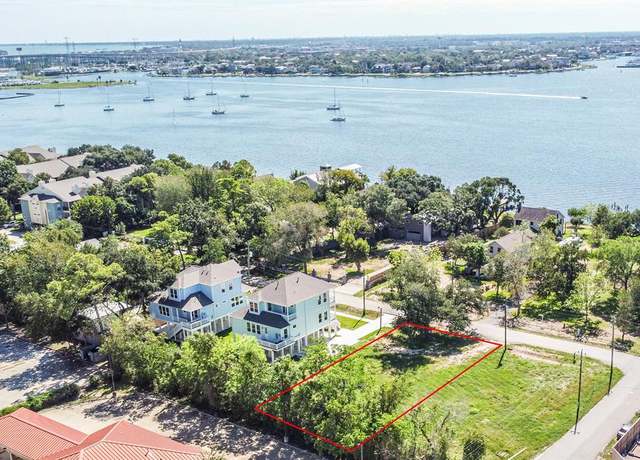 Property at 2930 Seargent St, Seabrook, TX 77586